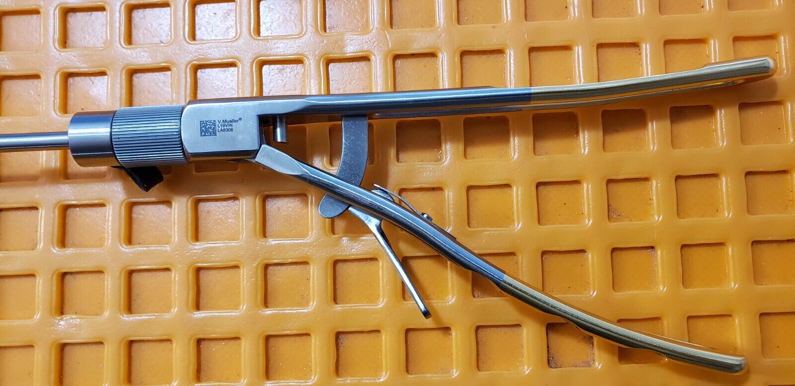 V.Mueller LA8306 Laparoscopic Needle Holder 5mmx33cm Carbide Jaws Ratchet handle