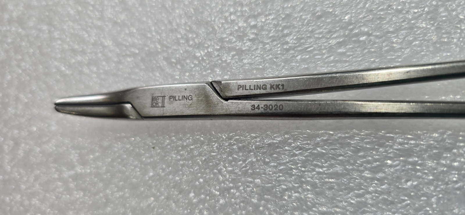 Pilling 34-3020 Surgical Needle Holder  8" Carbide Jaws Curved