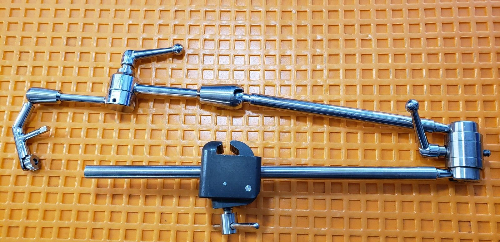 Medtronic 9561524 Table Mounted Retractor Arm with Automated Rail Clamp