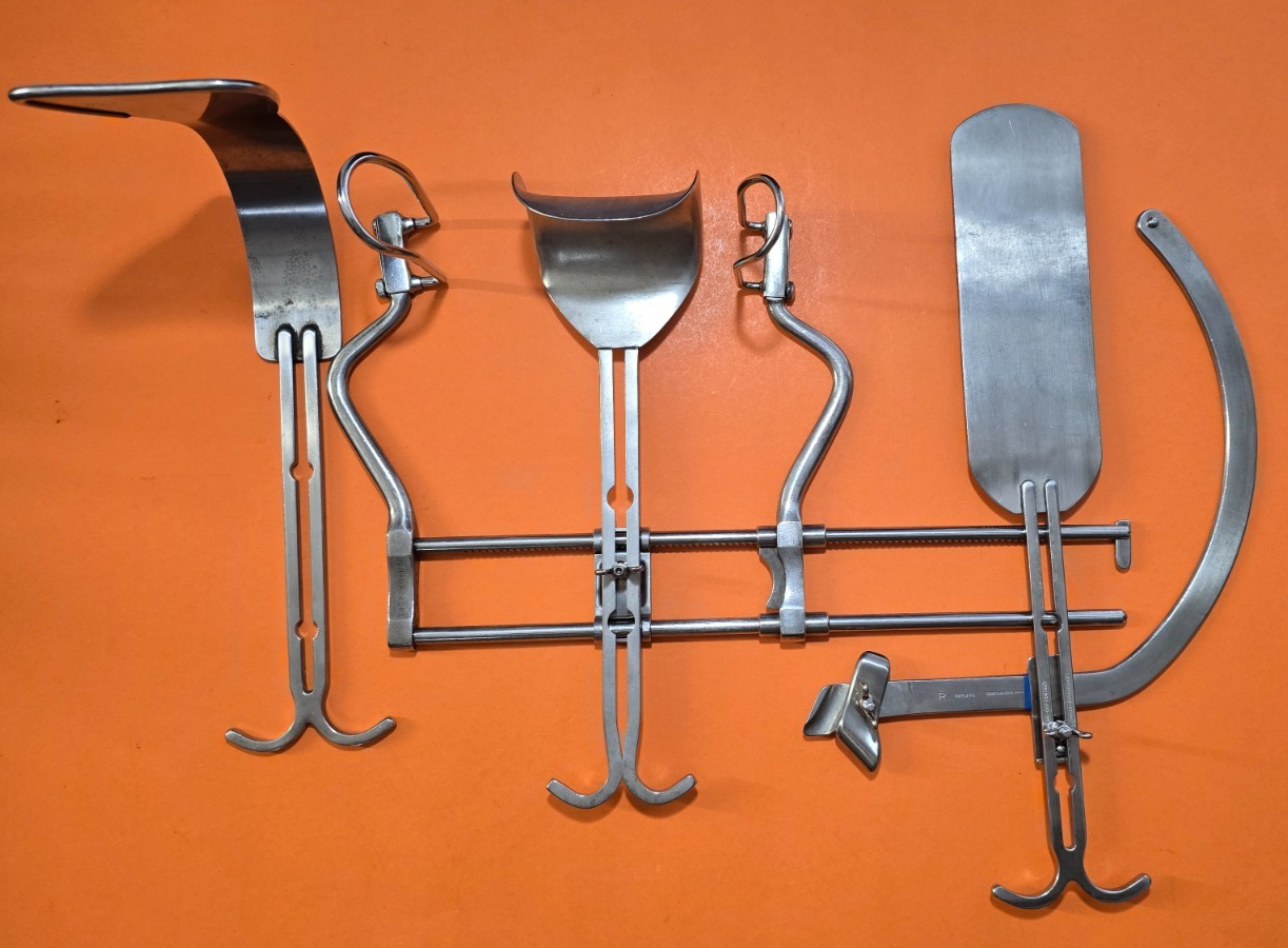 Grieshaber V.Mueller Surgical Balfour Retractor W-Blades & Extension Arm