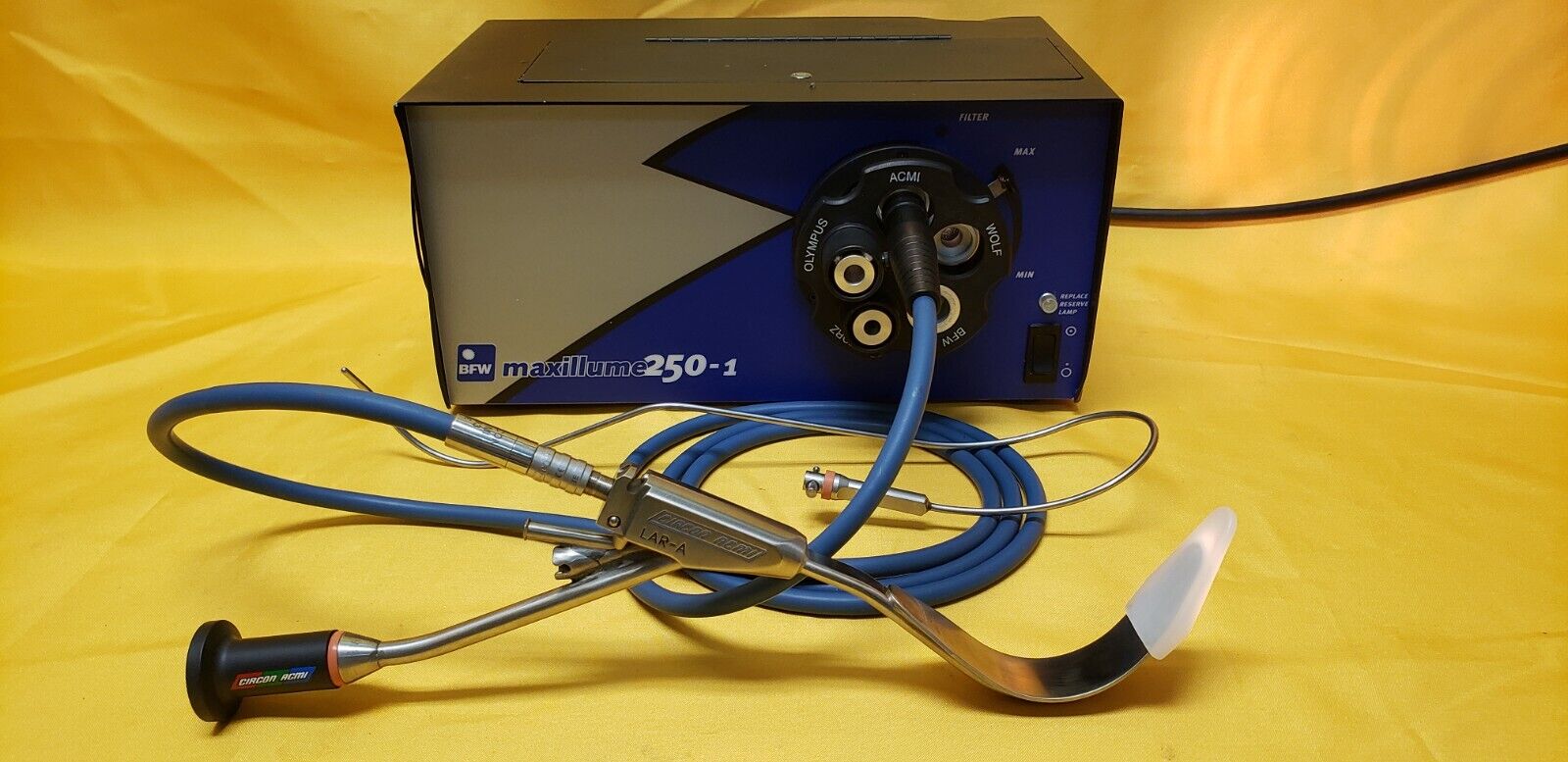 Circon Acmi  Surgical Bullard Laryngoscope Adult LAR-A ,Light Source Fiber Cable
