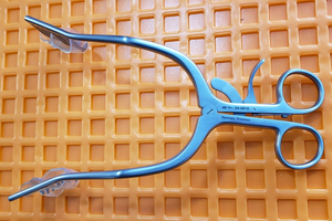 SSI 24-2810 Surgical MISKIMON Cerebellar Retractor, 8 1/4" Sharp 7x7 Prongs