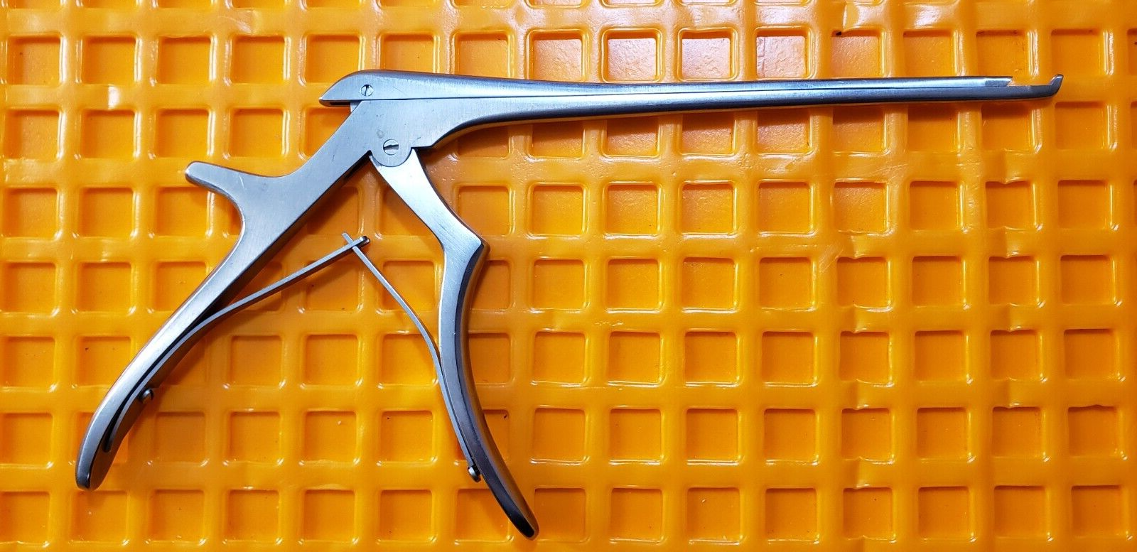 AESCULAP FF720R Surgical Orthopedic Kerrison Rongeur 3mm 40 Degree Shaft 8"