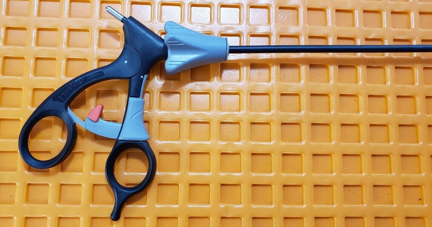 Aesculap Laparoscopic Monopolar Grasping Forceps 5mm x 43cm Ratchet handle.