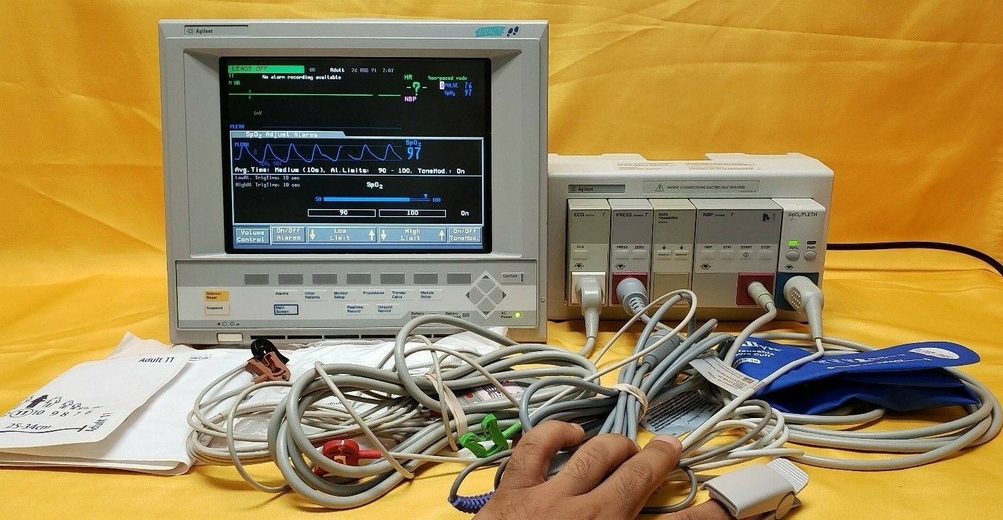 HP Agilent V24CT Critical Cardiac Care Patient Monitor with Cuffs & Accessories