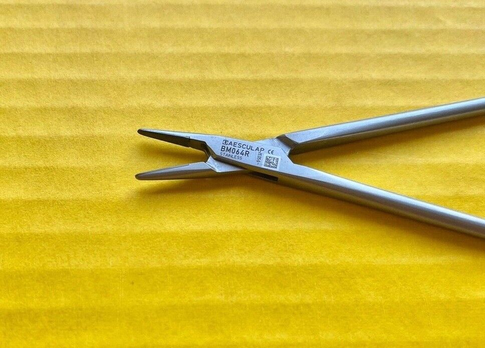 Aesculap Surgical Durogrip TC Needle Holder, Serrated Jaws, 8.25" REF: BM064R