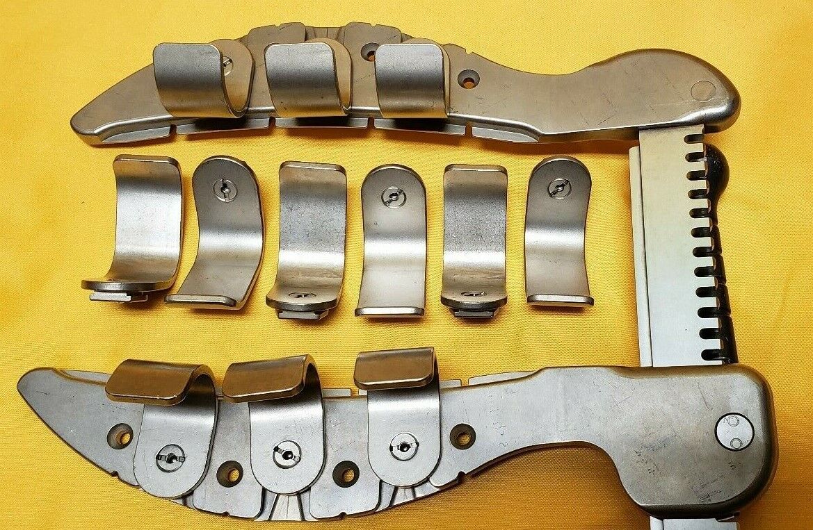 Genzyme 89.2307 Surgical Cardiovascular Retractor with 2 sets of Blades