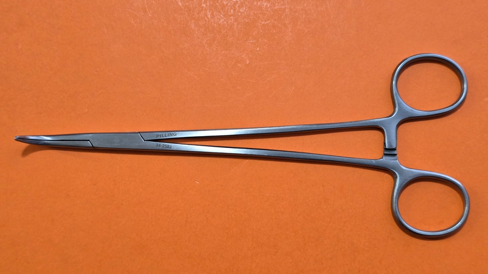 Pilling 34-2583 Surgical Sawtell Forceps 7 1/8" Curved Serrated Jaw