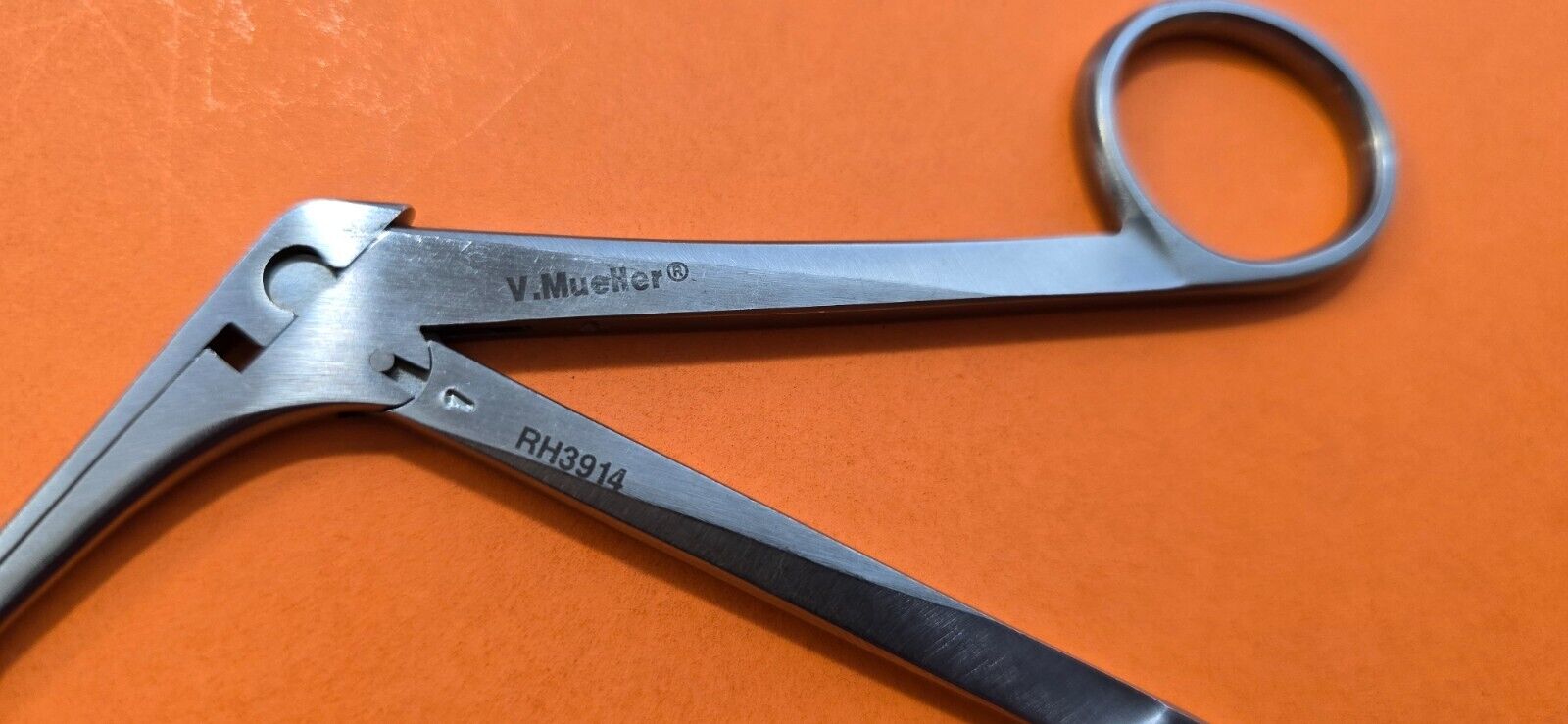 V. Mueller RH3914 Surgical TAKAHASHI Forceps 7" 2.5mmx8mm Straight