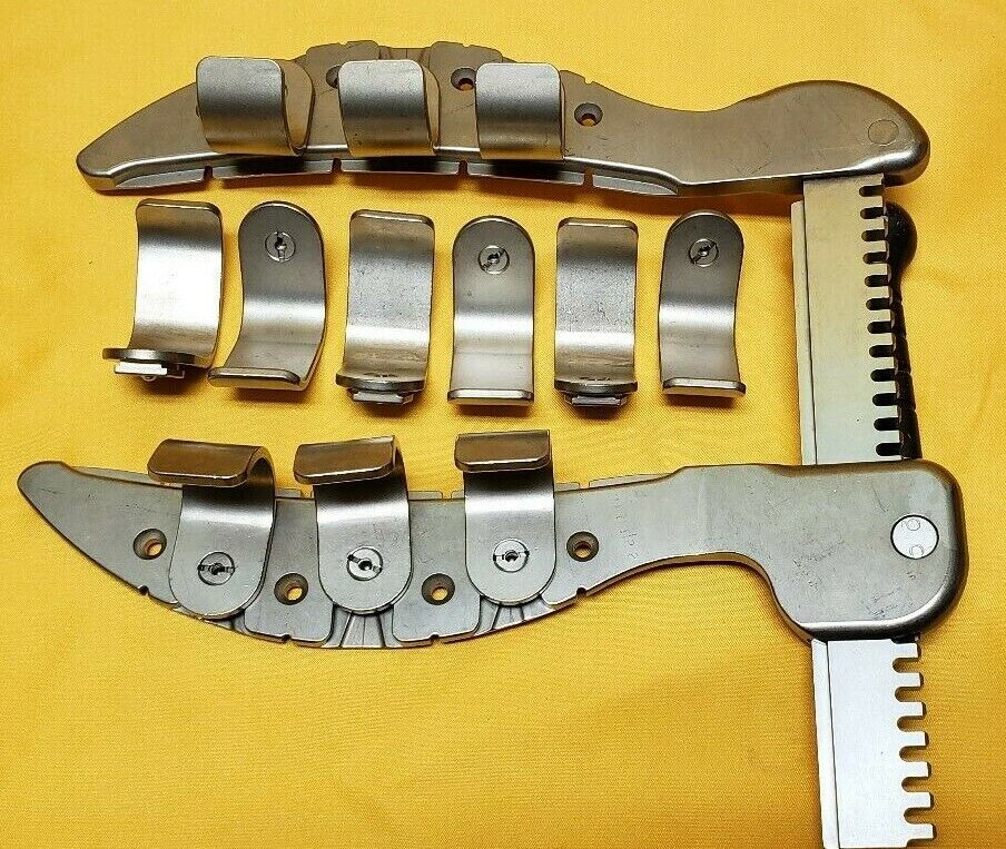 Genzyme 89.2307 Surgical Cardiovascular Retractor with 2 sets of Blades