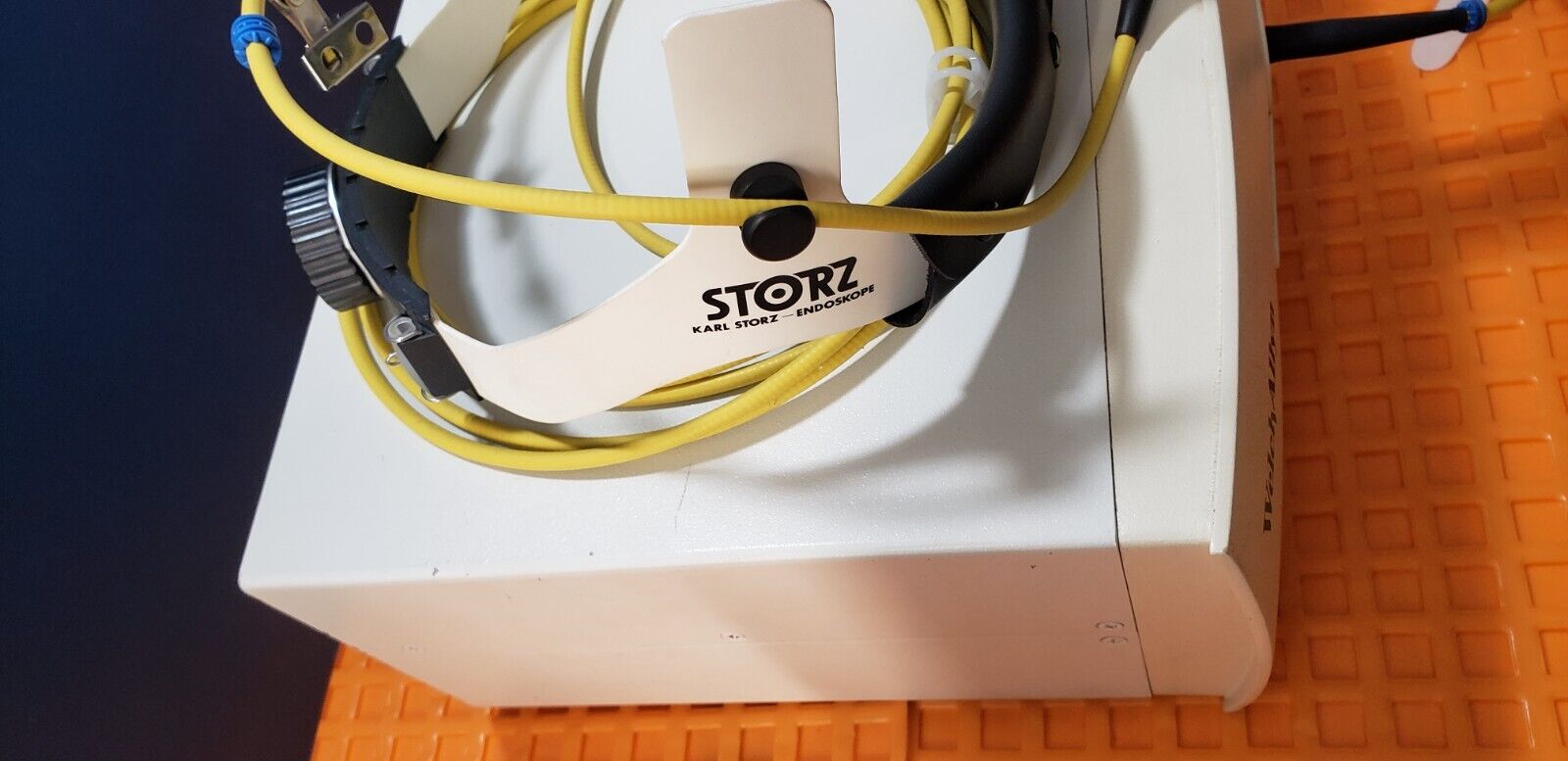 Karl Storz 310075 LED Head Light with Light Source.