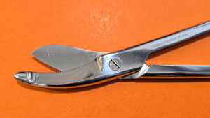 Miltex 27-3070 Orthopedic Bruns Cast Shear  9 1/4" Serrated Blade