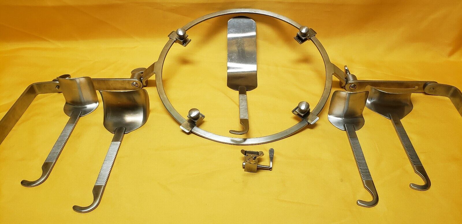 Weck Surgical Abdominal Retractor 5 Blades and Bed Railing Stand w-Sterile Tray