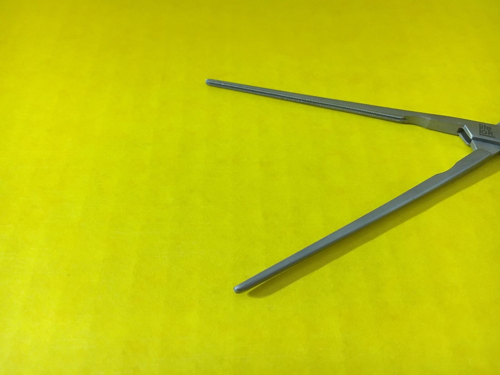 Pilling Surgical DeBakey Patent Ductus Clamp, Straight, 8" REF: 35-3562