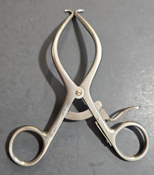 Jarit 205-125 Surgical Pediatric Gelpi Retractor 5 1/4" with Ratchet.