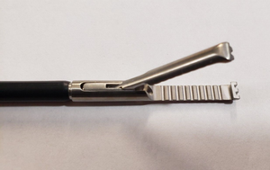 V. Mueller LA6471 Laparoscopic Grasping Forceps 5mm x 36cm Ratchet Handle