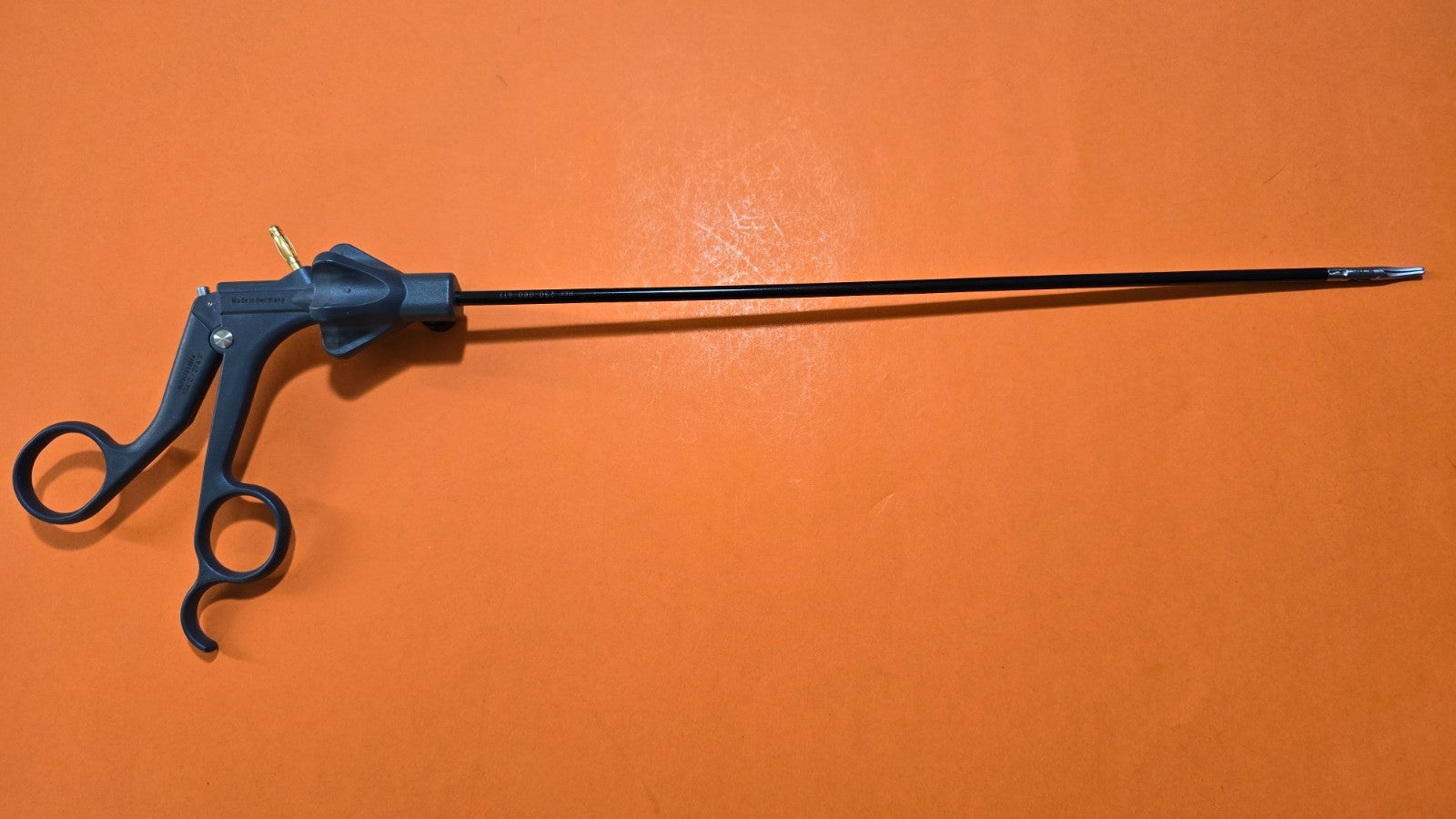 Stryker  Laparoscopic Kelly Grasping Forceps 5mm x 33cm Monopolar Handle