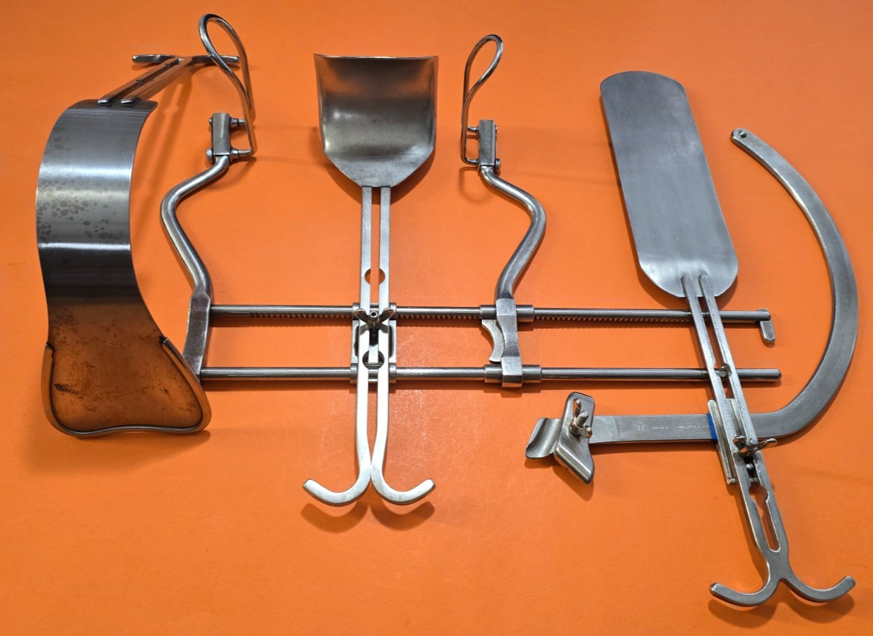Grieshaber V.Mueller Surgical Balfour Retractor W-Blades & Extension Arm