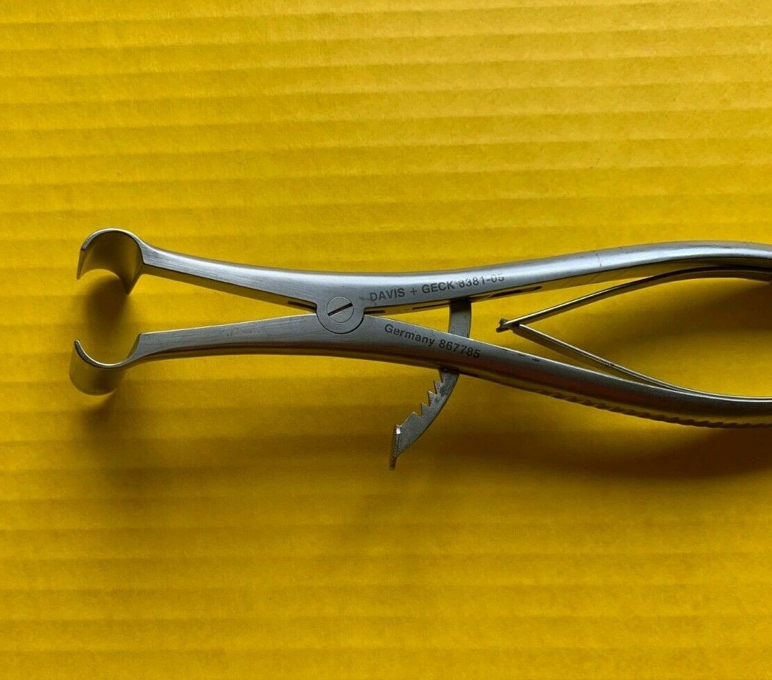 Davis + Geck Surgical Rectal Speculum with Ratchet REF: 8381-05