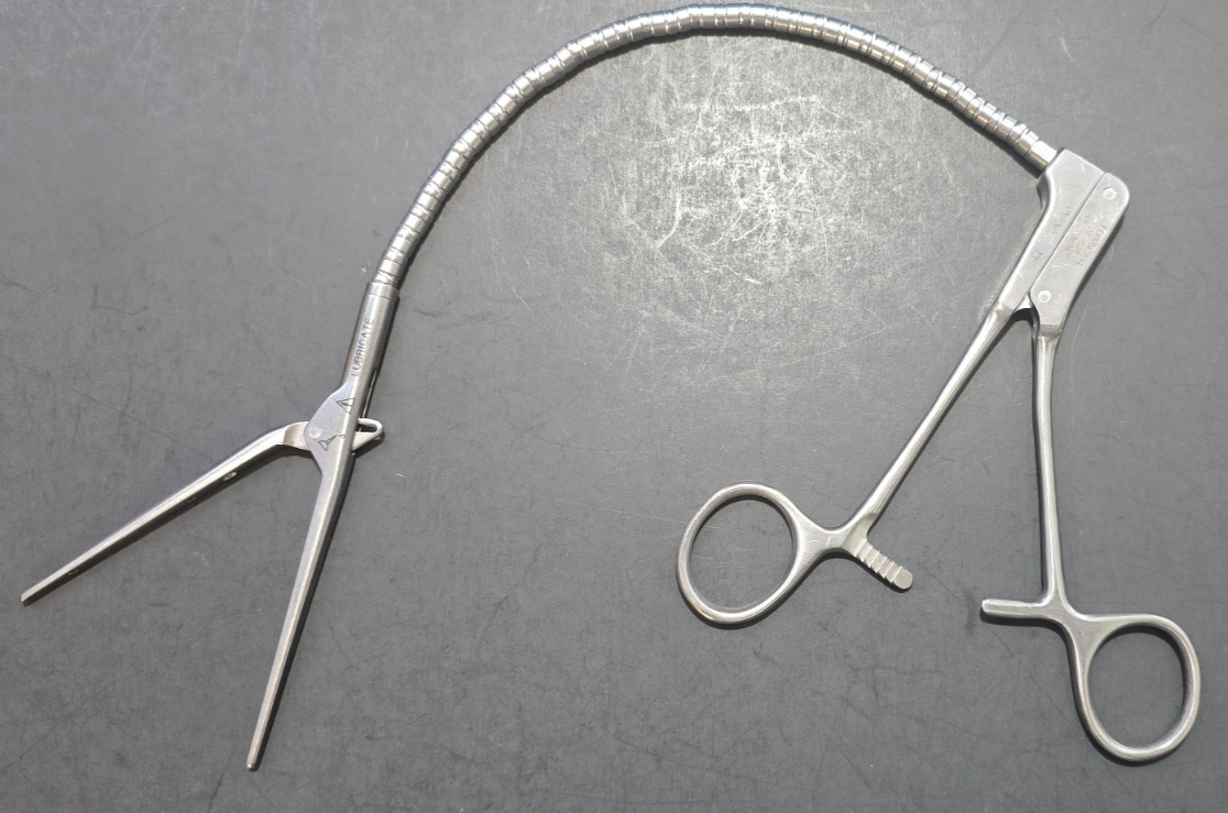 V. Mueller Surgical Crosgrove Forceps Fogarty Jaw Clamp REF: CV 1061