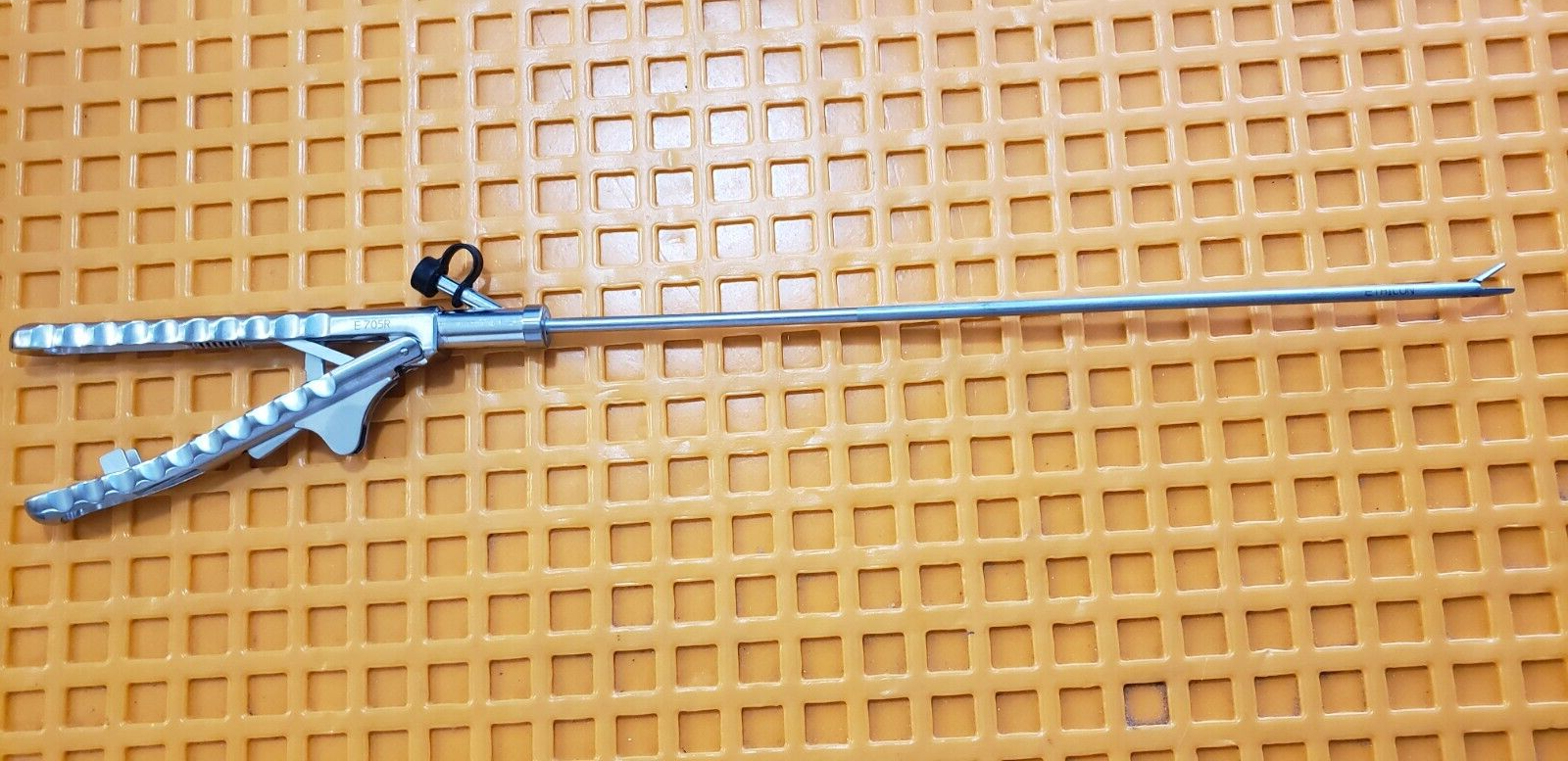 Jarit E705R Laparoscopic Needle Holder 5mm x 30cm Ratchet handle