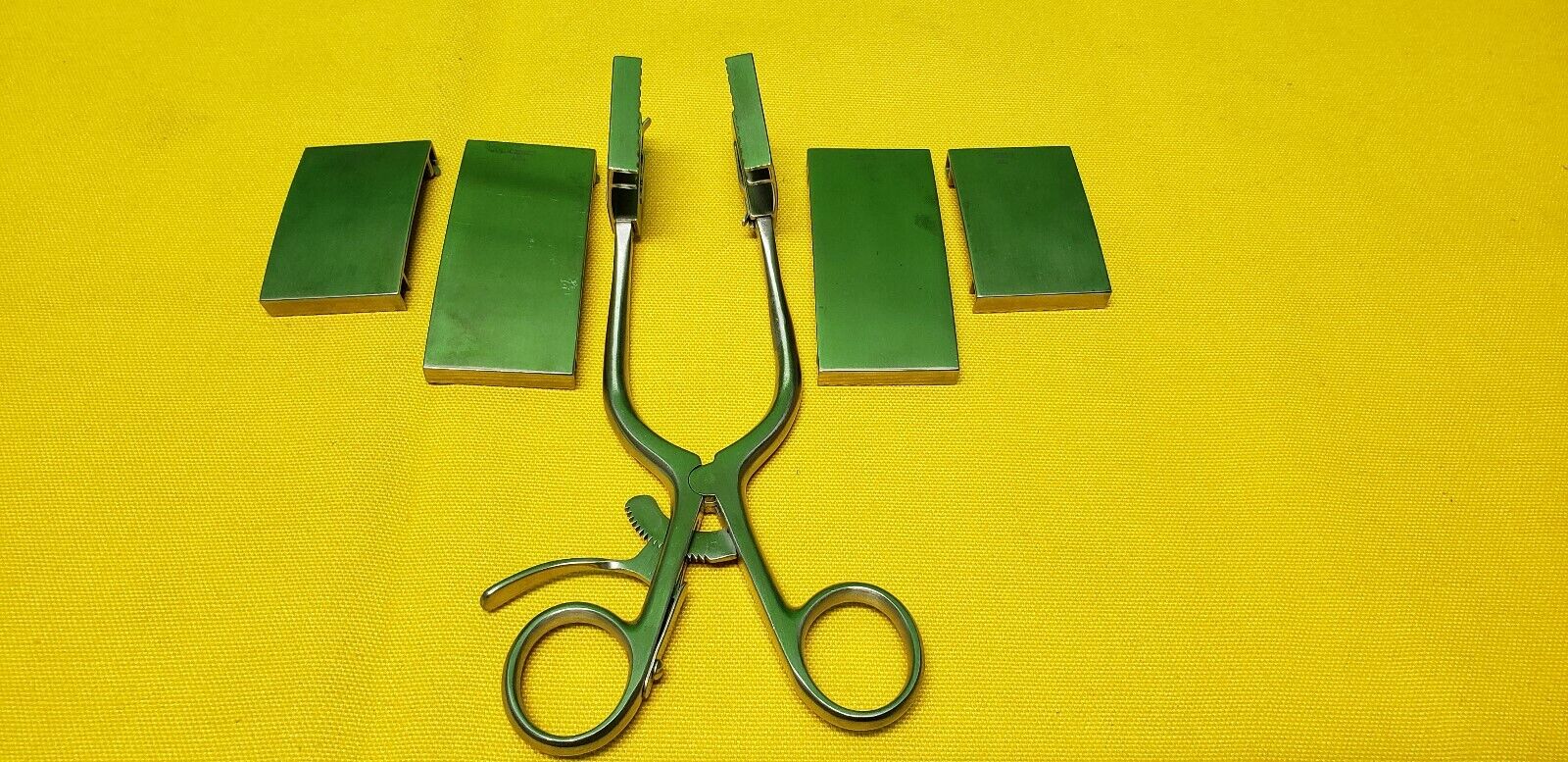 Codman 50-8015 Cardiovascular Garrett Peripheral Vascular Retractor w- Blades