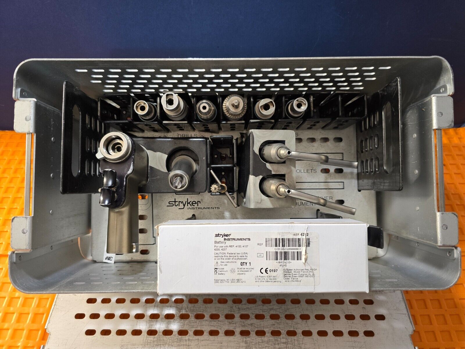 Stryker4100 Cordless Driver Set with 4212 Battery & Sterilization Box