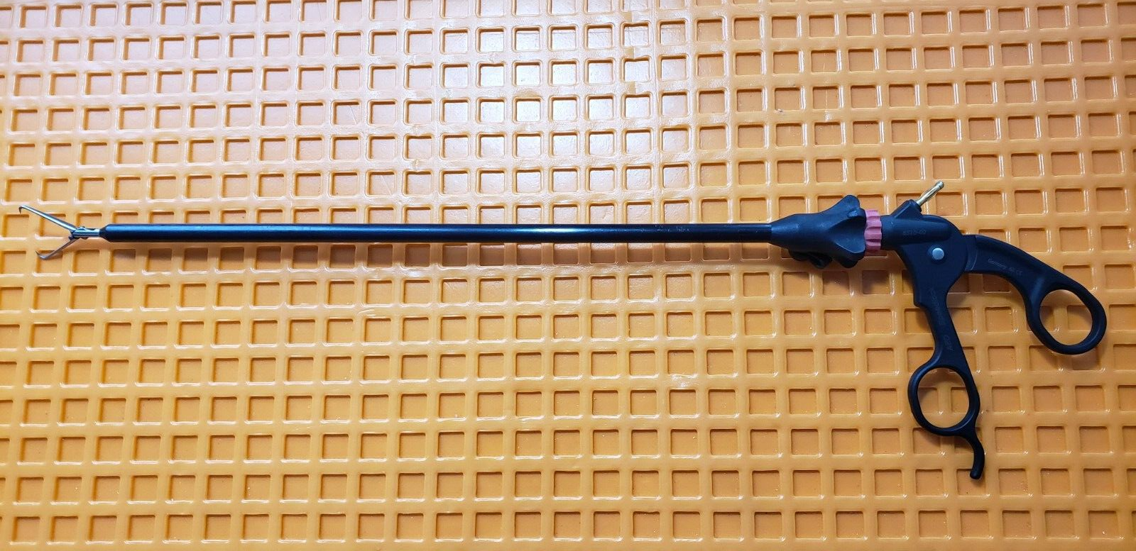 AED Surgical Laparoscopic Monopolar Tenaculum Forceps 10mmx38cm Autoclave