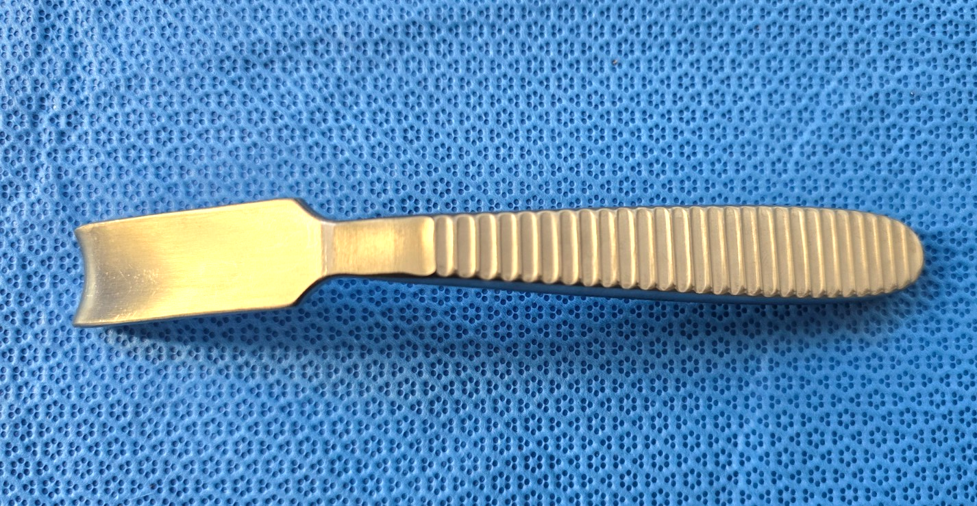 Symmetry Surgical Cloward Blade Retractor 20mm Wide Blade, 70mm Handle,