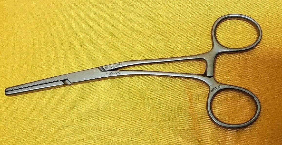 V. Mueller SU3970 Surgical MASTIN Muscle Clamp 6.5" Curved Shanks