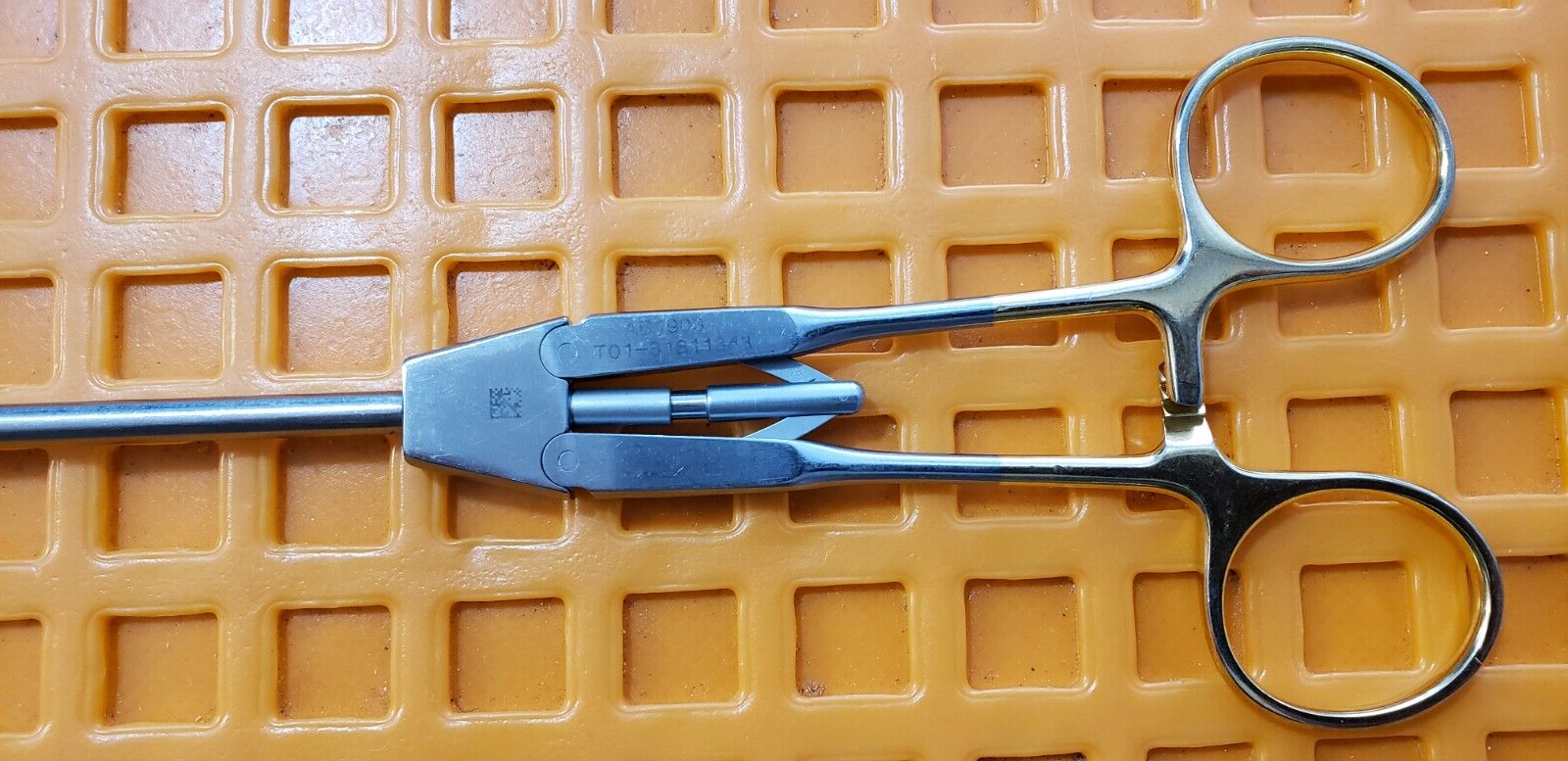 JARIT 600-532 Laparoscopic Needle Holder 5mm x33cm Carbide jaws Gold Handle