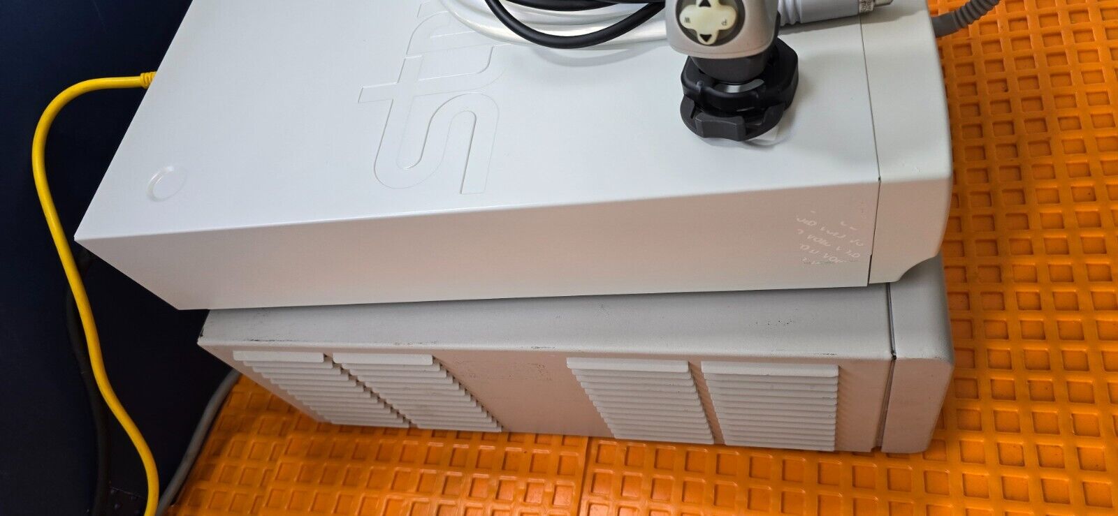 Stryker 1188 Camera Head, Controller, 6000 Light Source with Fiber Optic Cable