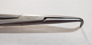 V. Mueller CH1722 Surgical KANTROWITZ Thoracic Clamp 9-3/4" Right Angle