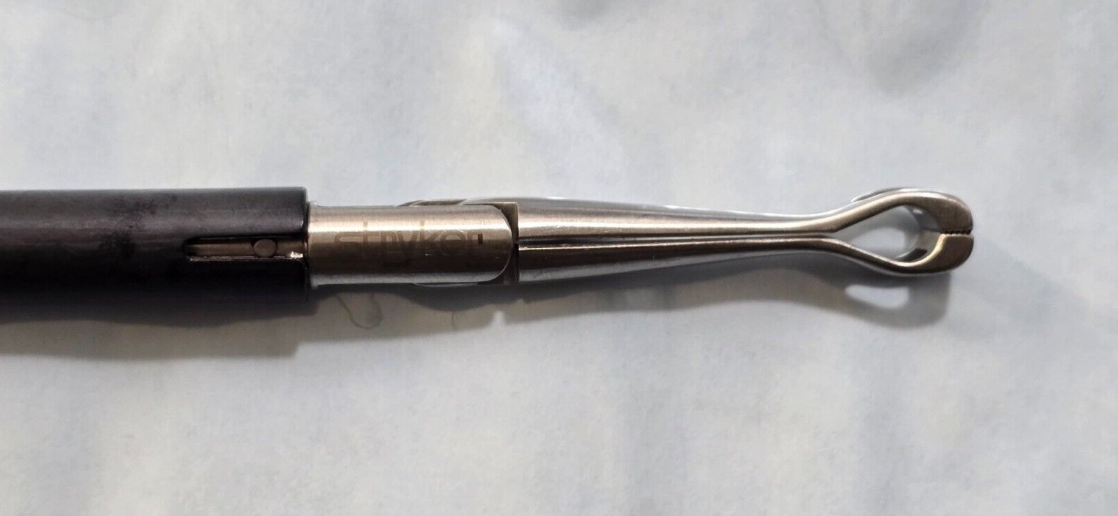 Stryker Surgical Monopolar Babcock Forceps 10mmx34cm Rotating Shaft