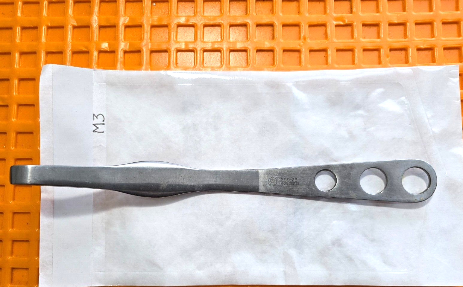 Synthes Surgical Orthopedic Hohmann Retractor 6"