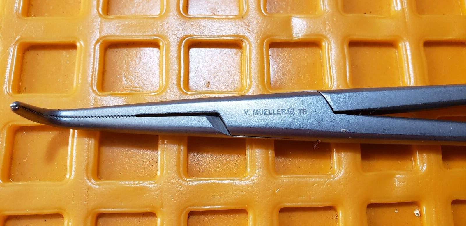 V. Mueller CH1722 Surgical KANTROWITZ Thoracic Clamp 9-3/4" Right Angle