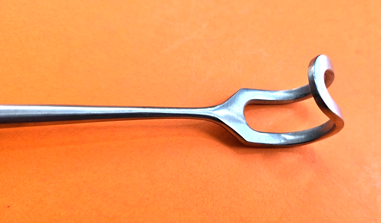 V.Mueller SU 3760 Surgical Green Thyroid Retractor 8.75" Curved