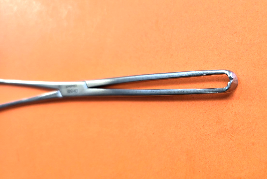 V. Mueller Surgical Allis Tissue Forceps 10" (5x6) teeth REF: SU 1560