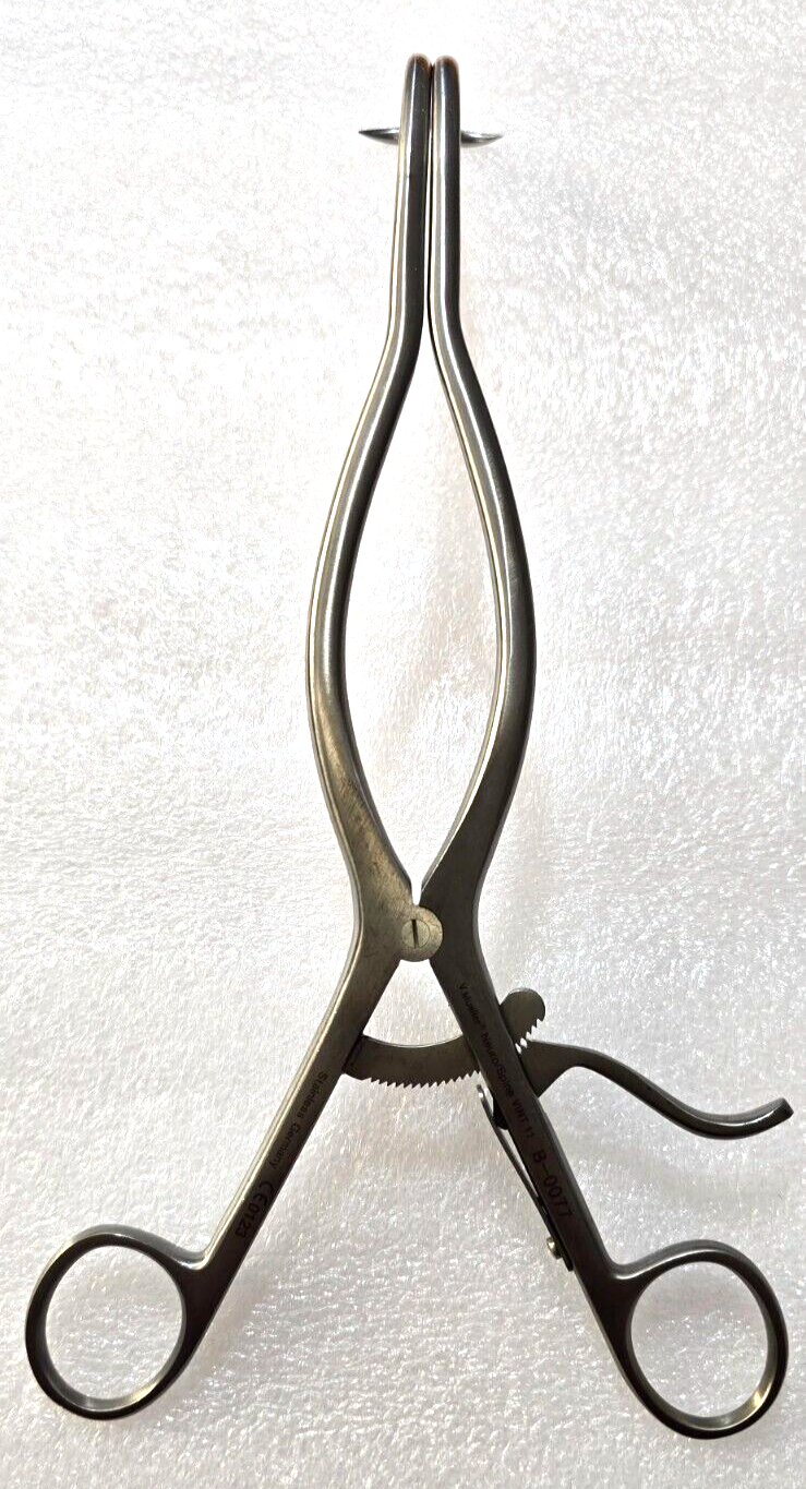 V.Mueller Surgical Orthopedic Gelpi Retractor Right Angle 11" with ratchet.