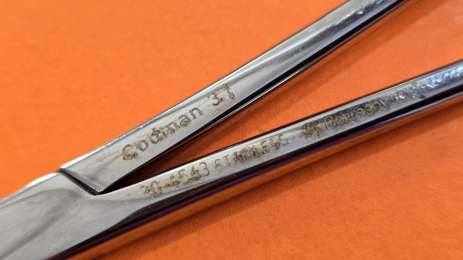 Codman 30-4563 Surgical Pean Forceps 9" Straight Serrated Jaws