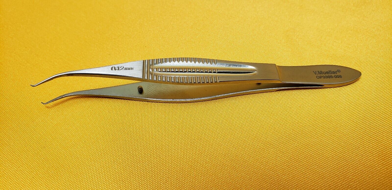 V.Mueller OP3309-006 Opthalmic CASTROVIEJO Colibri Corneal Forceps 4" Tips .12mm