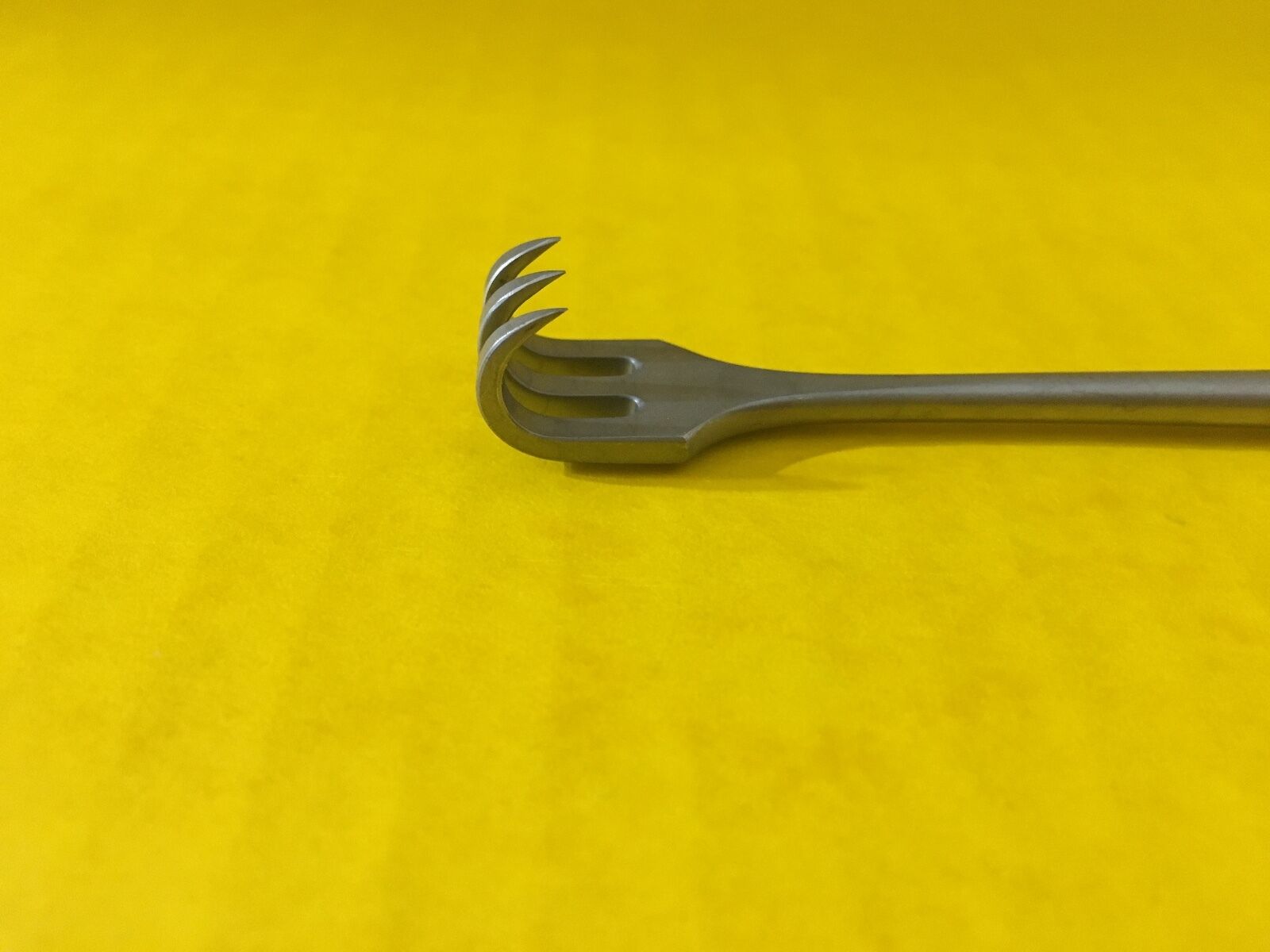 Aesculap Surgical Volkman Retractor, 3 Prongs, Sharp REF: BT 243