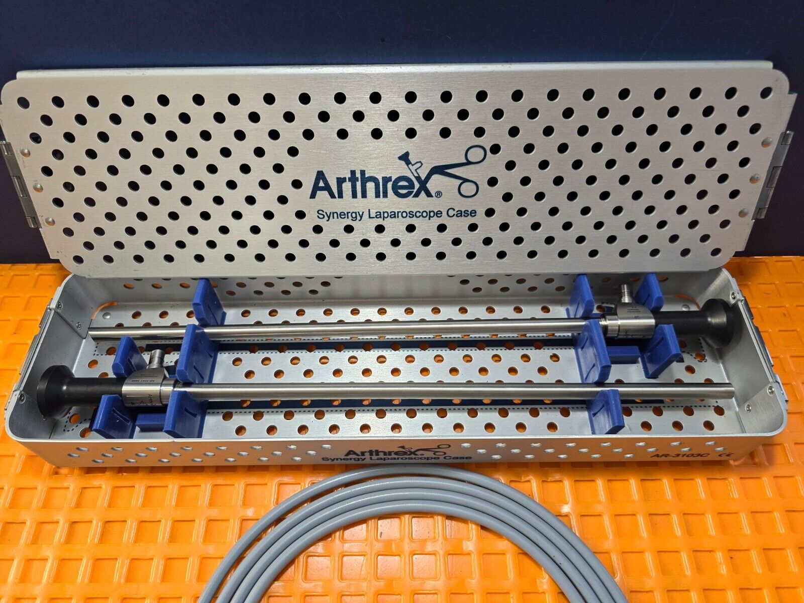 Arthrex Synergy 4K Telescope 10mmx30* & 10mmx0* W- Storz 495ND Fiber Optic Cable