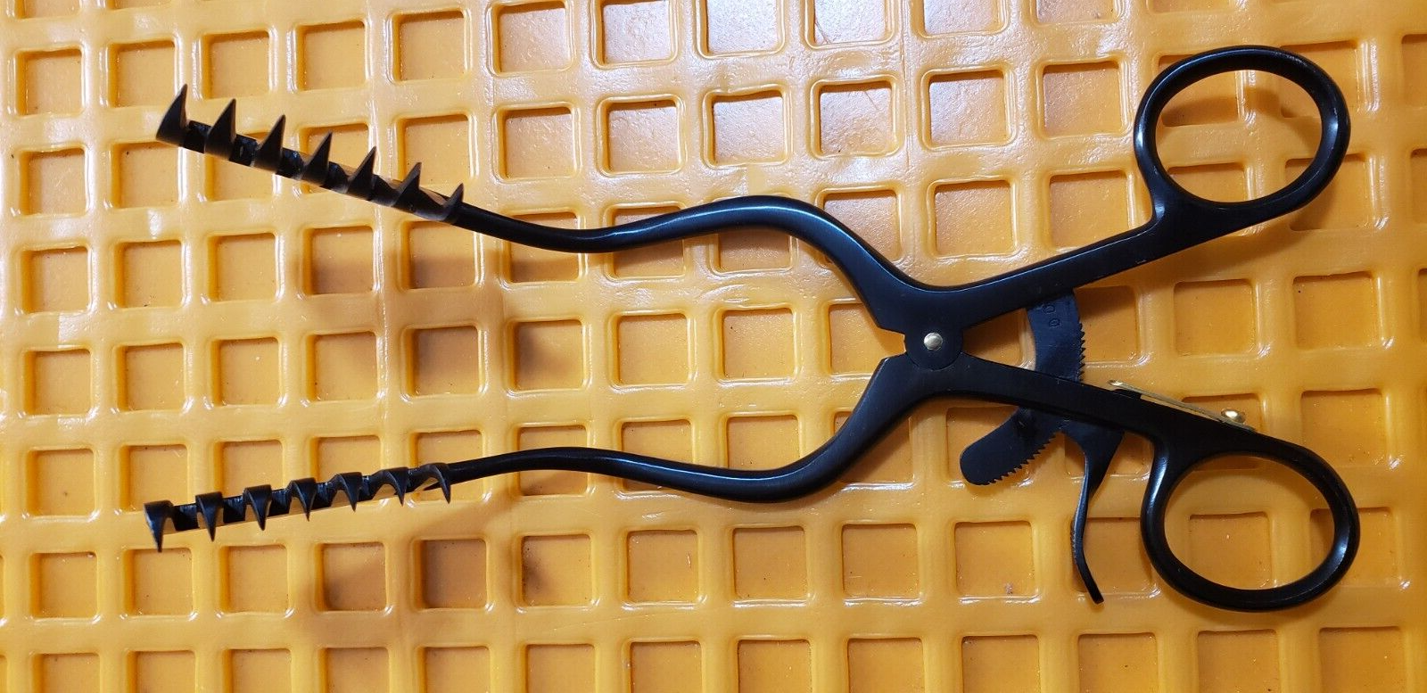 Turtle Surgical MISKIMON Cerebellar Retractor, 7" Sharp 7x7 Prongs Black Coated