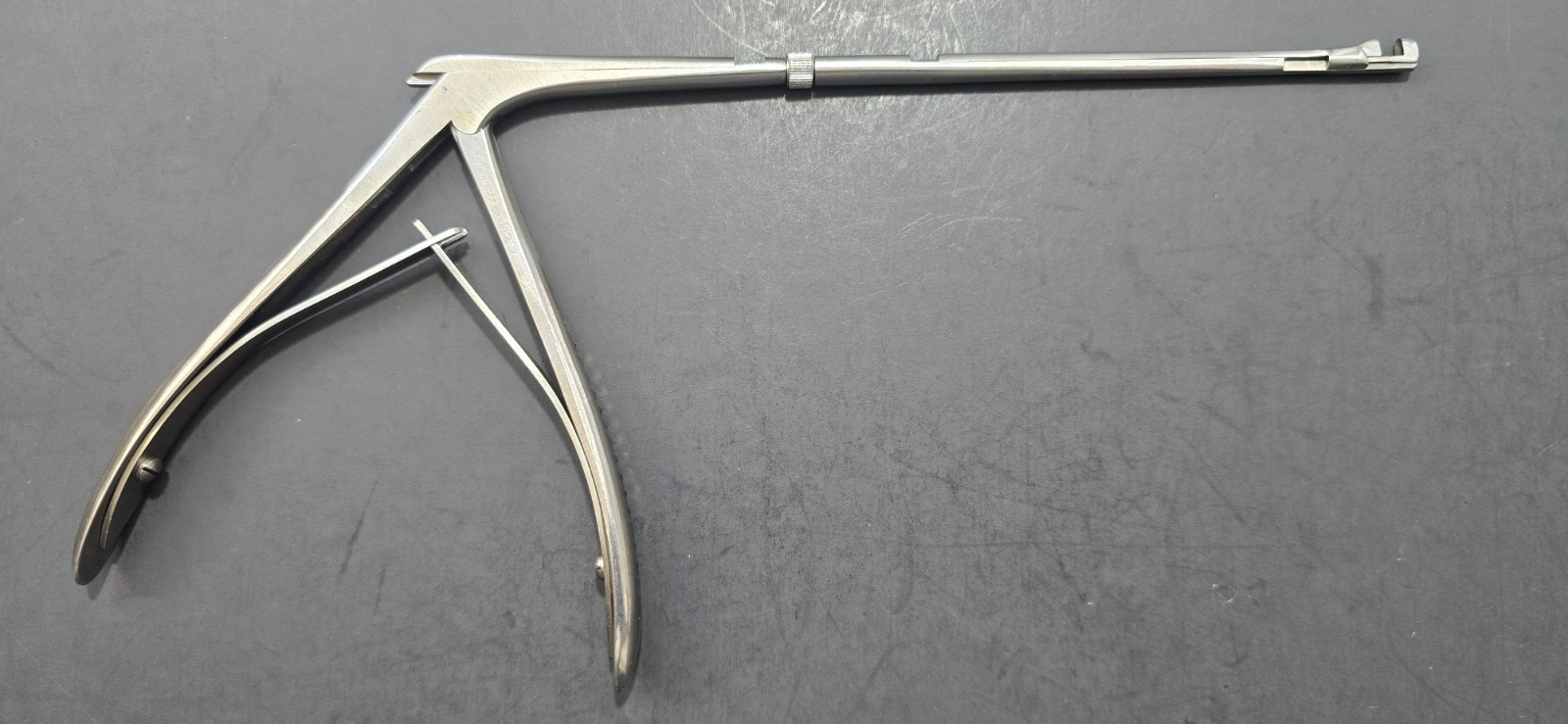 V.Mueller RH 4050 Surgical Hajek Kofler Forceps 4mm x 3mm Up
