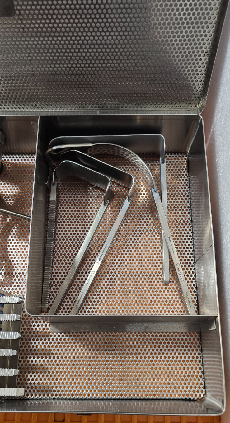 Codman Bookwalter Retractor Set with Tray
