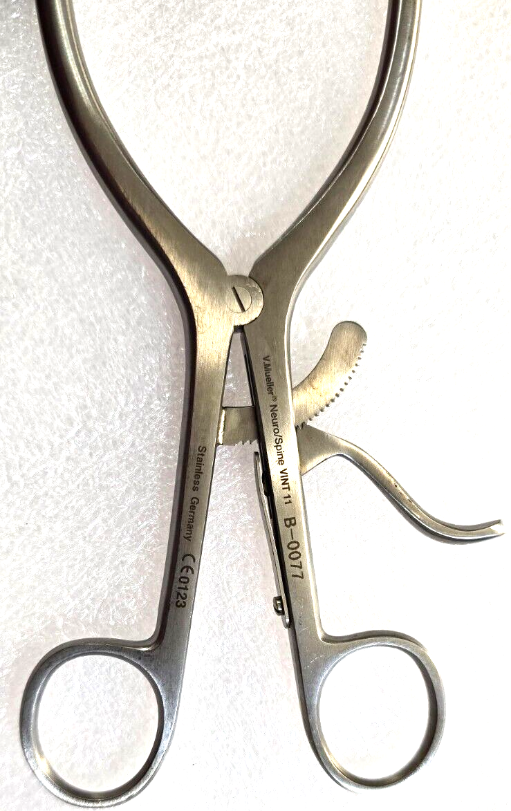 V.Mueller Surgical Orthopedic Gelpi Retractor Right Angle 11" with ratchet.