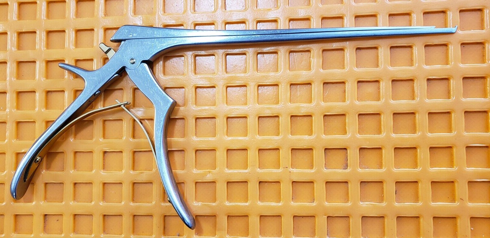 gSource 69-4081 Orthopedic Kerrison Rongeur 1mm 40 Degree Up Thin Foot Plate