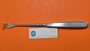 Miltex 11-514 Surgical Volkman Retractor 3 Prongs Blunt 8.5"