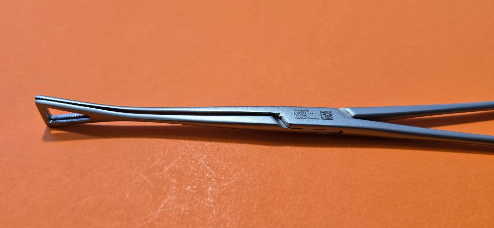 V. Mueller CH 1590 Surgical Pennington Forceps 8" Triangular Serrated Jaws